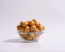 Load image into Gallery viewer, Crunchy Macadamia Nuts
