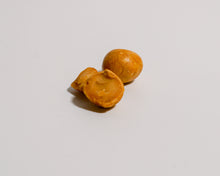 Load image into Gallery viewer, Crunchy Macadamia Nuts
